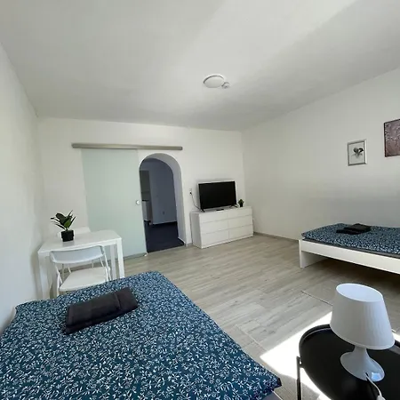 Renoviertes Haus In Fuer 8 Gaeste * Ochtendung