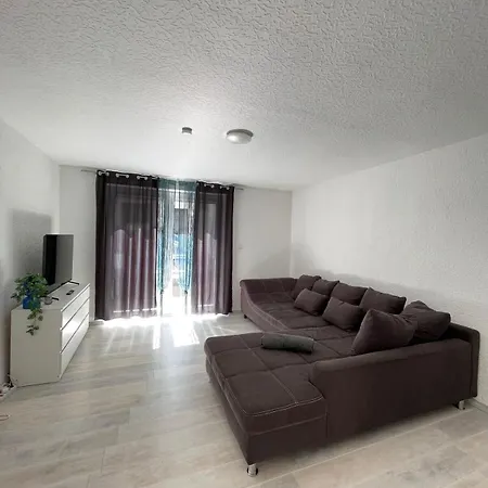 Renoviertes Haus In Fuer 8 Gaeste